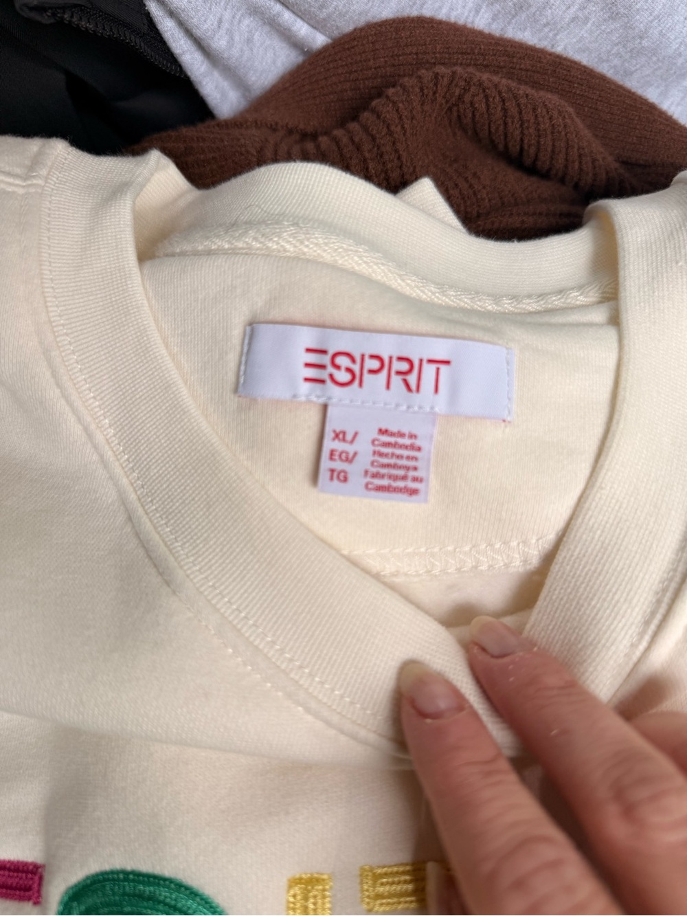 Esprit Off-White Crewneck Sweatshirt with Multicolor Logo - Picture 4 of 4